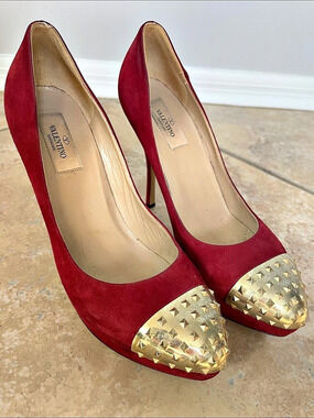 Valentino Red Gold Studded Pumps EU 391⁄2